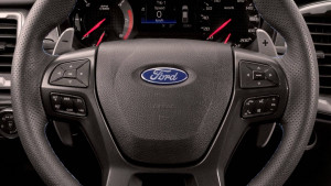 Ford Ranger Raptor Lenkrad inklusive Schaltwippen